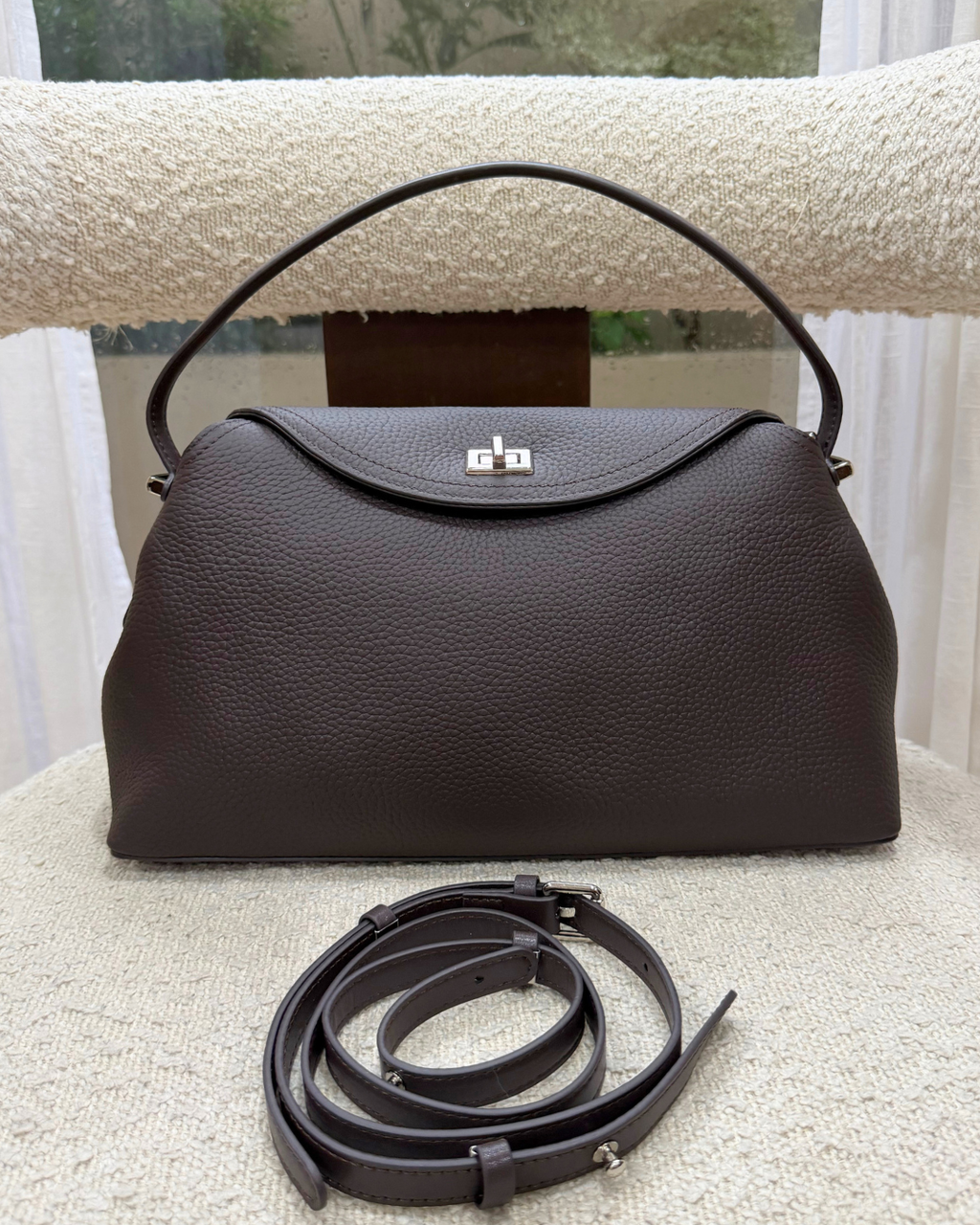 Selena (Dark Brown)