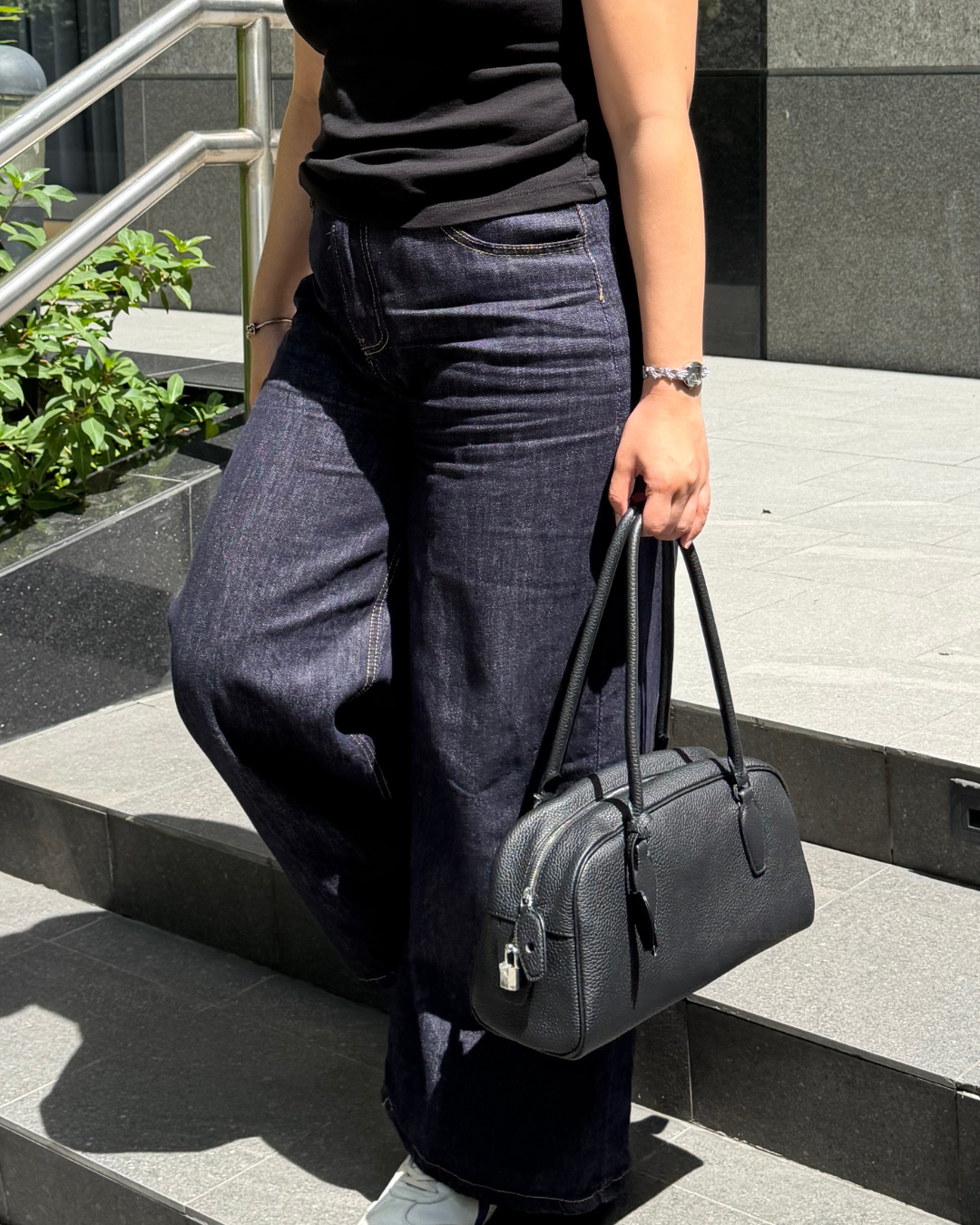 Lucienne (Black)