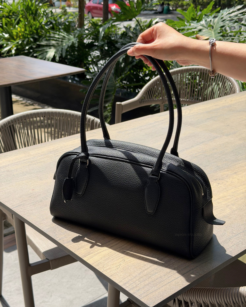 Lucienne (Black)