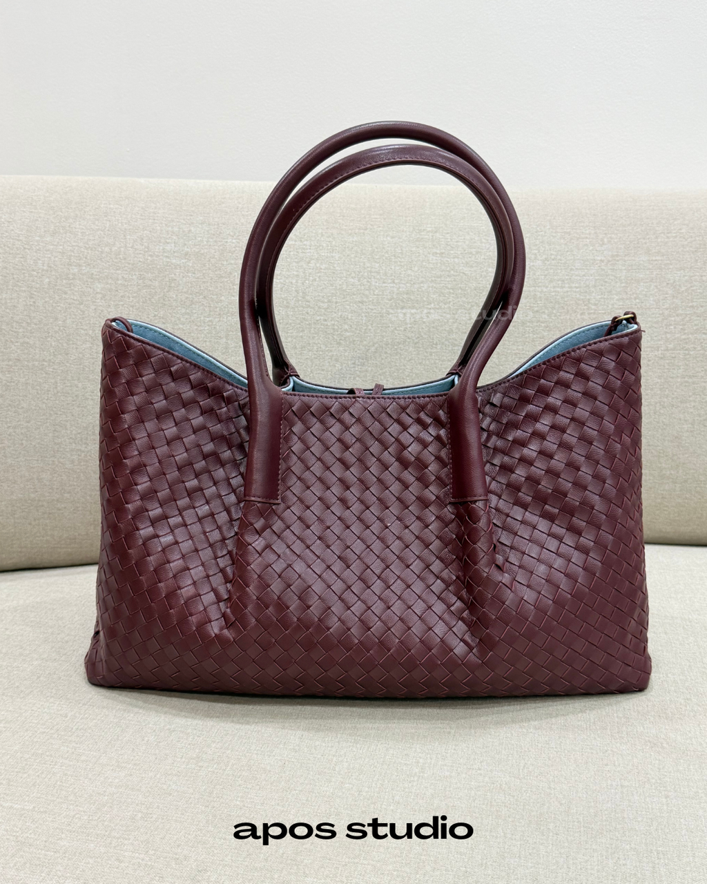 Isolde (Burgundy)