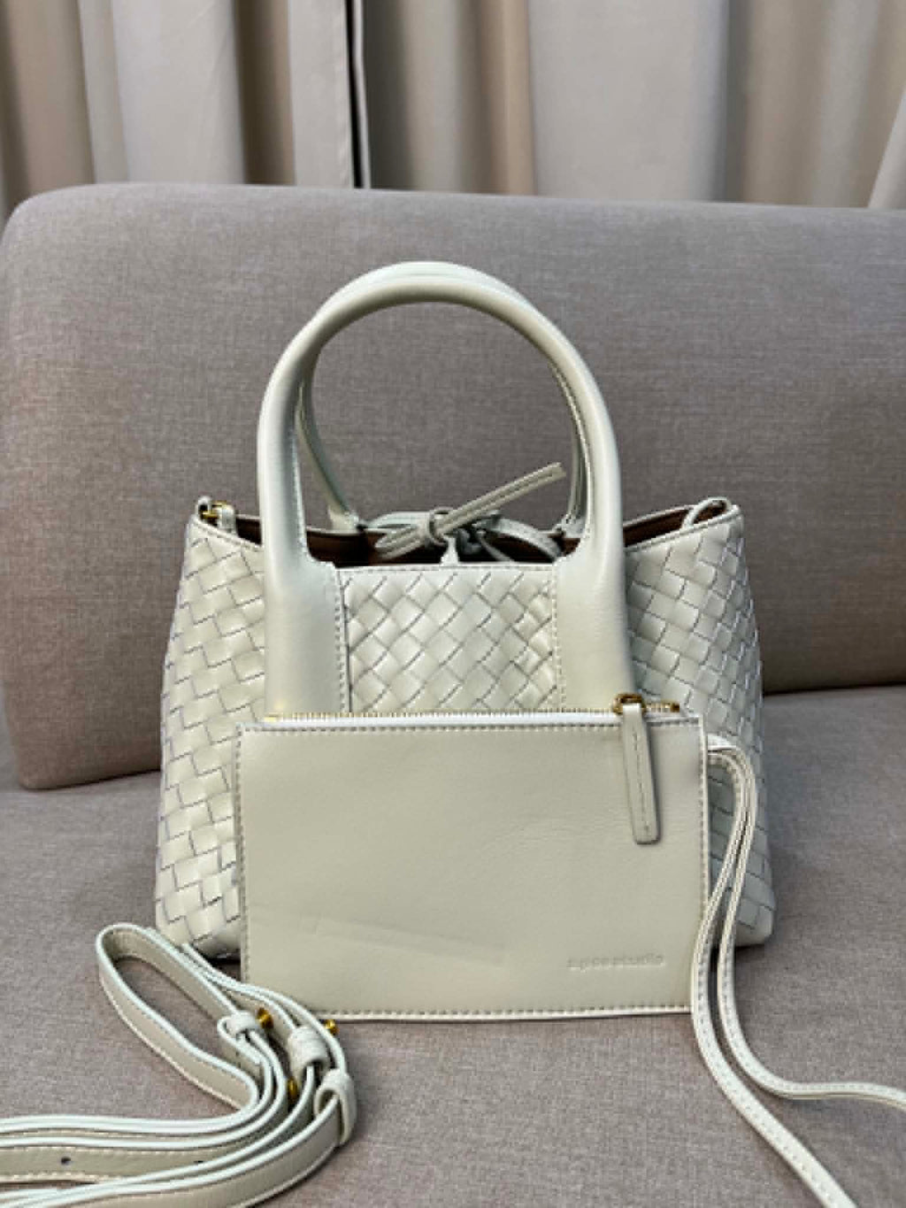 Eveline White I Seconds  Sale CODE E6